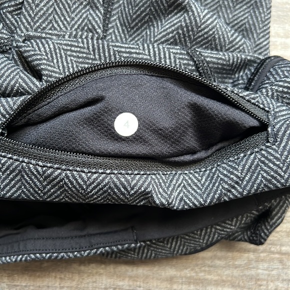 Lululemon Running Crop Herringbone | Size 4 - Picture 4 of 4